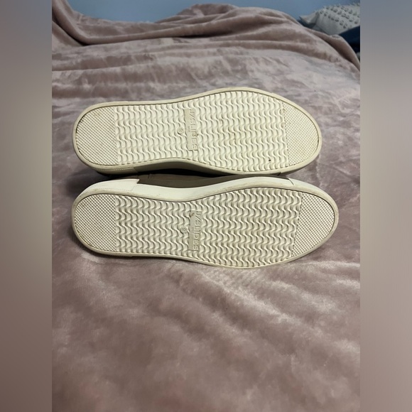 J slides fur booties, size 9, tan - Picture 4 of 4